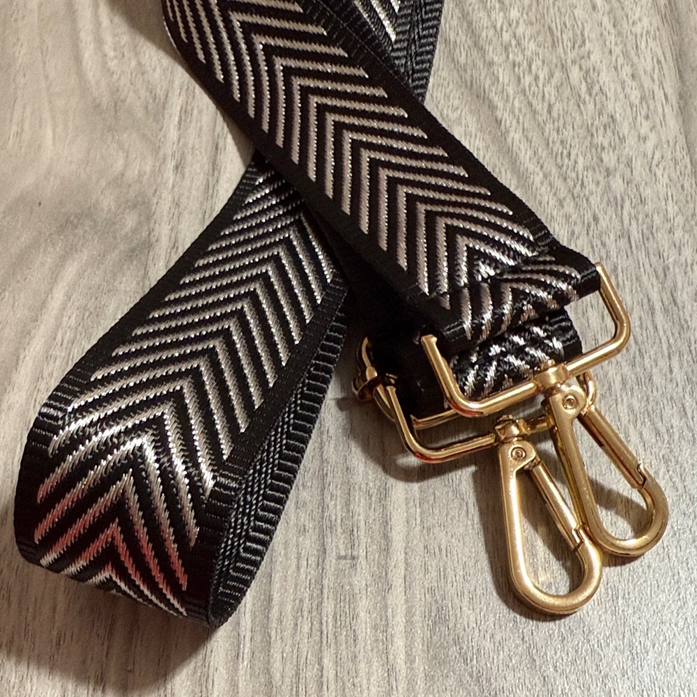 LAST ONE! NEW Black and Silver Chevron Strap with Gold Clasps - Picture 2 of 3